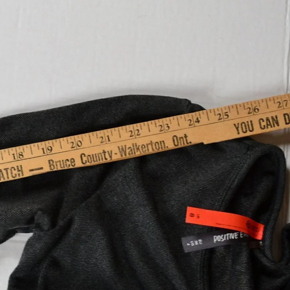 ZAKTI  Cross Front Top - Picture 8 of 10